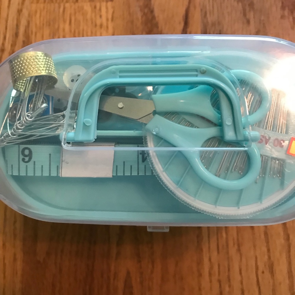 NWT Le Paon Small Blue Sewing Kit - Picture 7 of 12